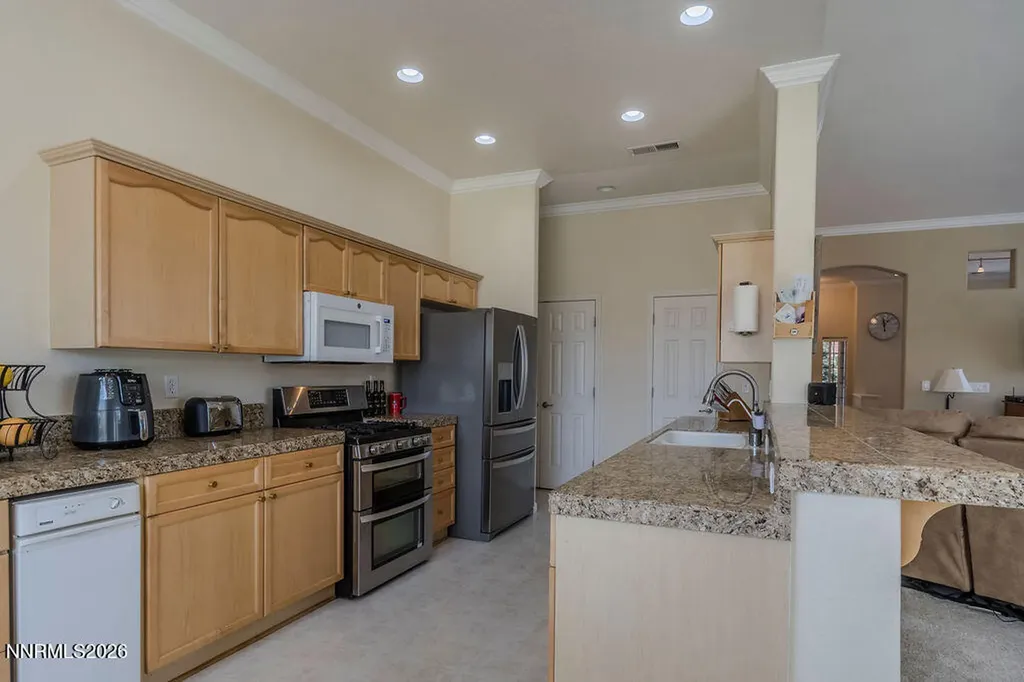 1513 Riverpark Dayton NV 89403