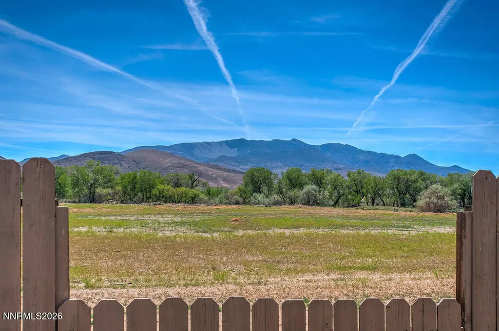 1513 Riverpark Dayton NV 89403