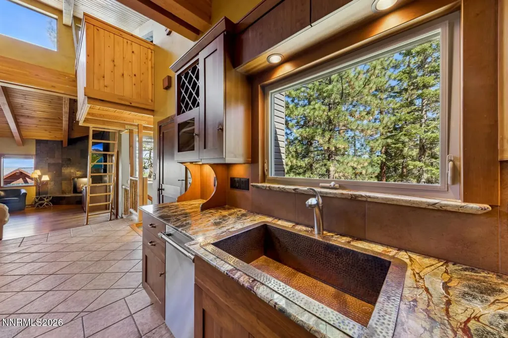 121 Holly Stateline NV 89449