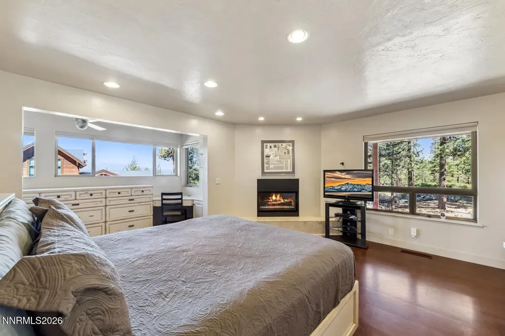 121 Holly Stateline NV 89449