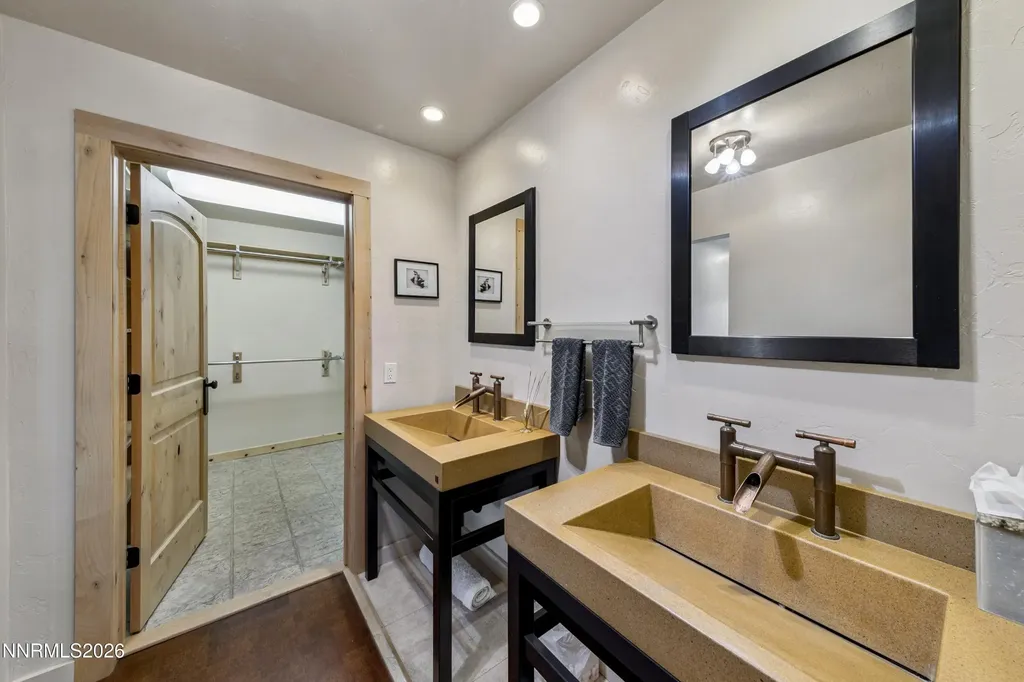 121 Holly Stateline NV 89449
