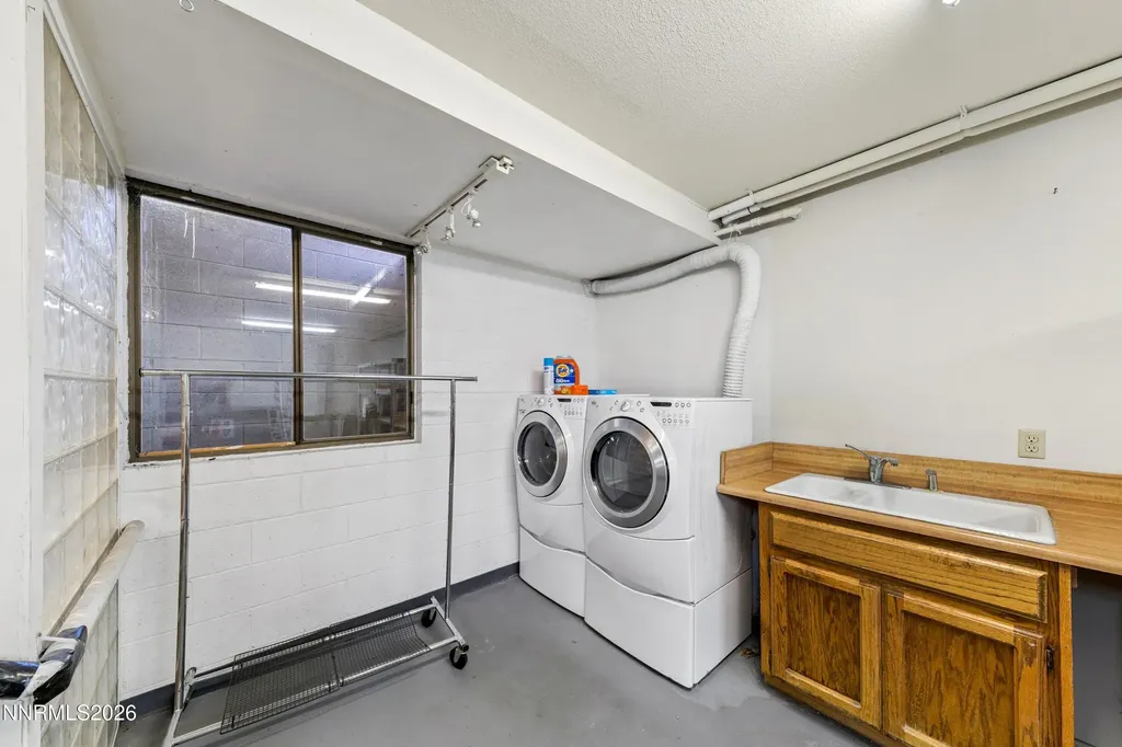 121 Holly Stateline NV 89449