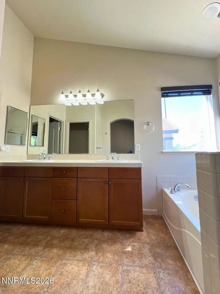 7169 Beacon Reno NV 89506