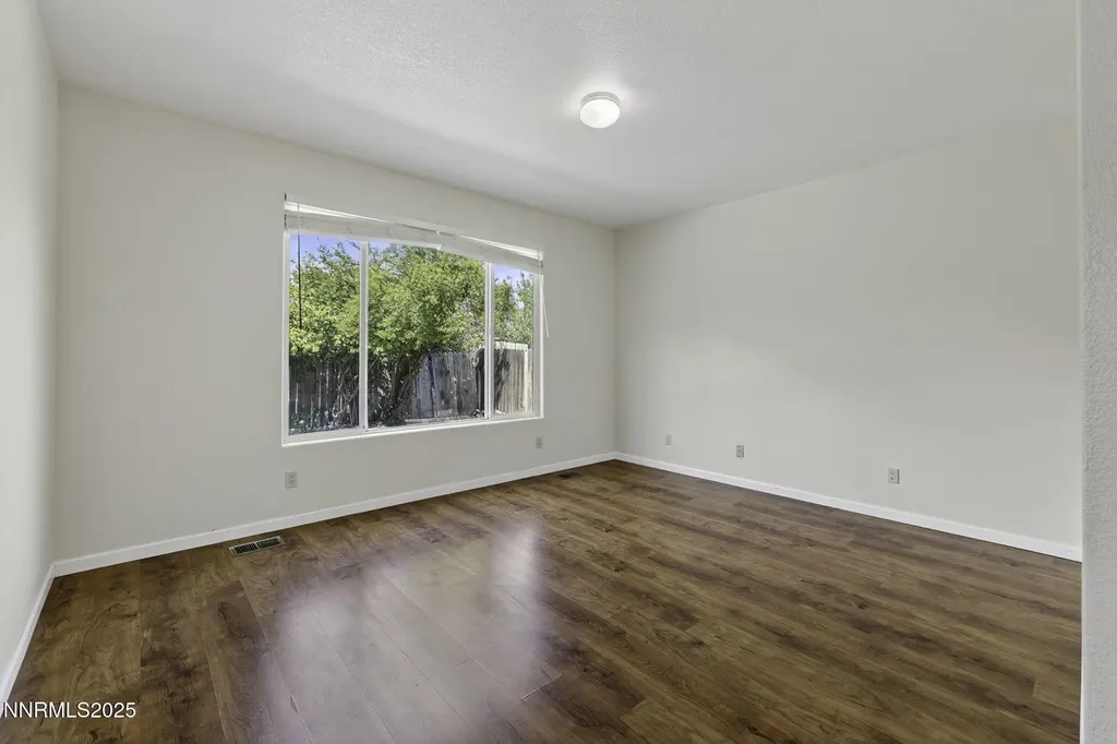 3181 Sky Country Reno NV 89503