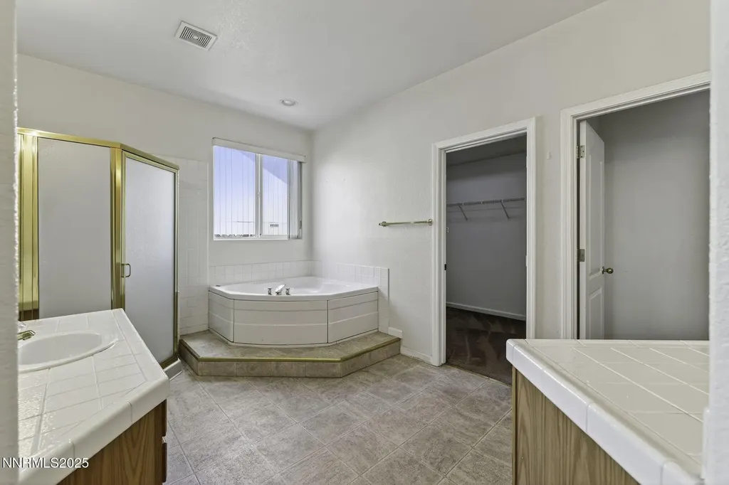3181 Sky Country Reno NV 89503