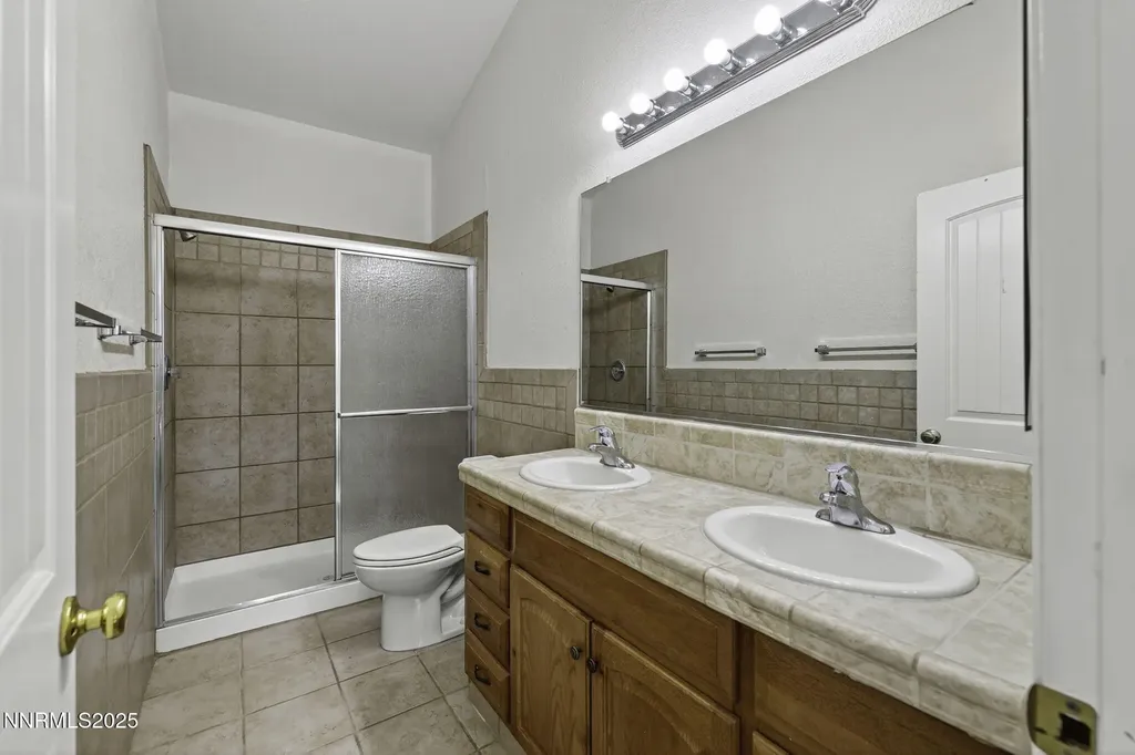 3181 Sky Country Reno NV 89503
