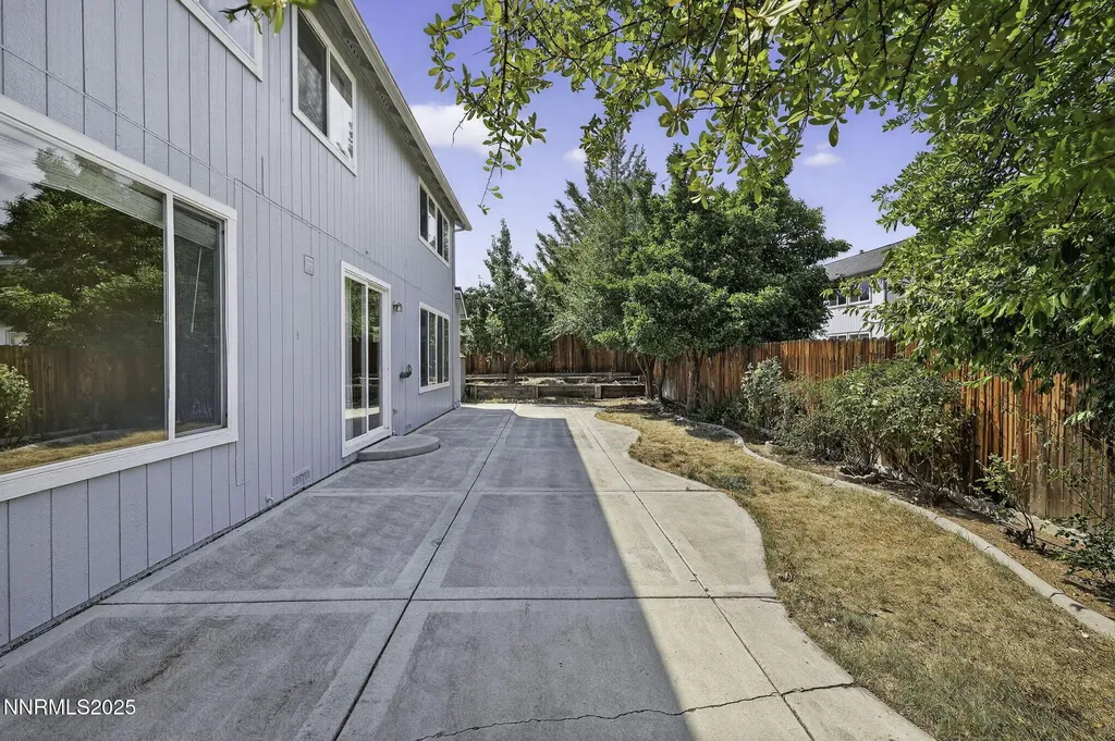 3181 Sky Country Reno NV 89503
