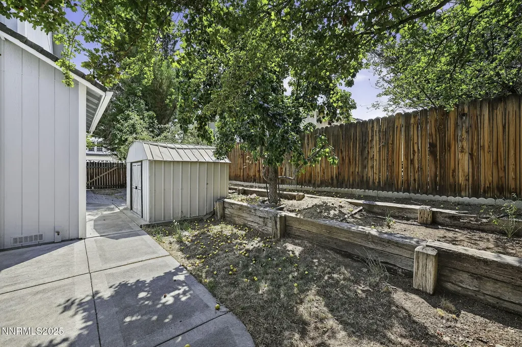 3181 Sky Country Reno NV 89503