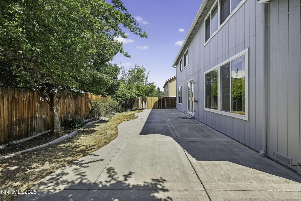 3181 Sky Country Reno NV 89503