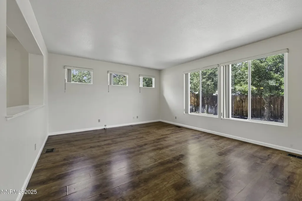 3181 Sky Country Reno NV 89503