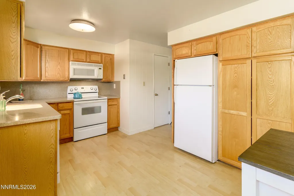 125 Lake Glen Carson City NV 89703