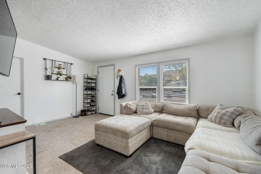 87 Rose Peak Dayton NV 89403