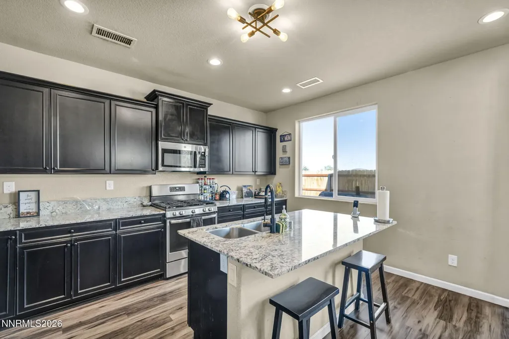 334 Granite Dayton NV 89403