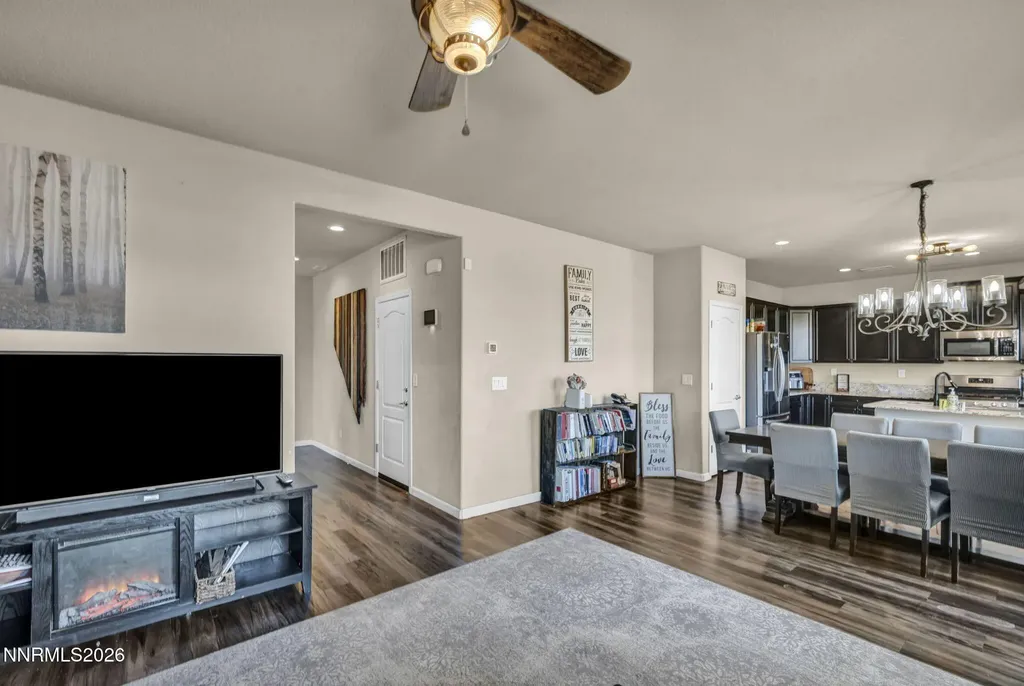 334 Granite Dayton NV 89403