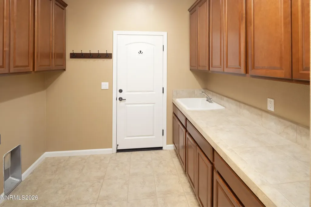 3565 Long Minden NV 89423