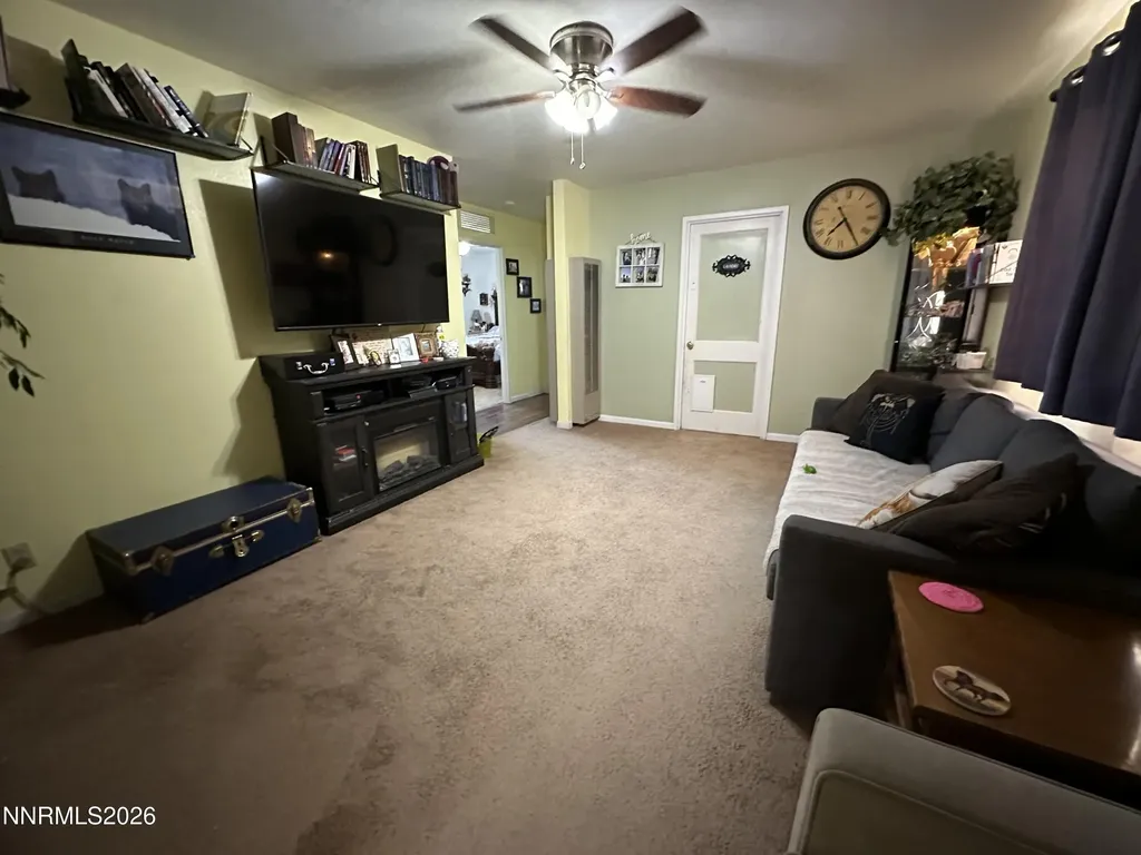 21 Cardon Yerington NV 89447