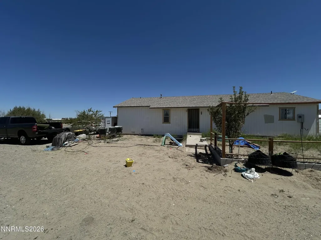 21 Cardon Yerington NV 89447