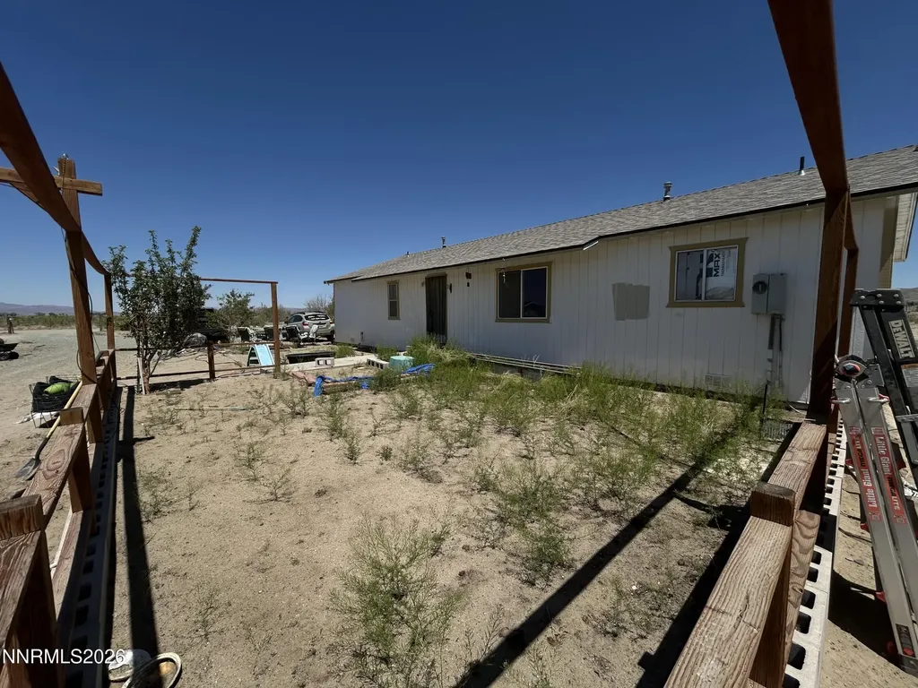 21 Cardon Yerington NV 89447