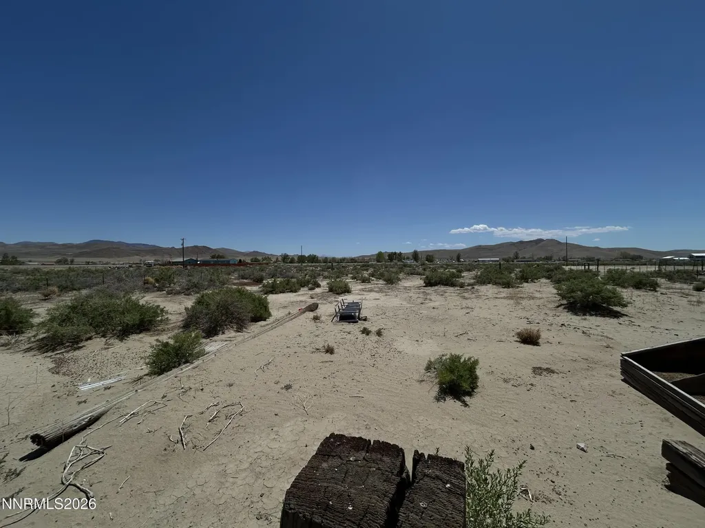 21 Cardon Yerington NV 89447