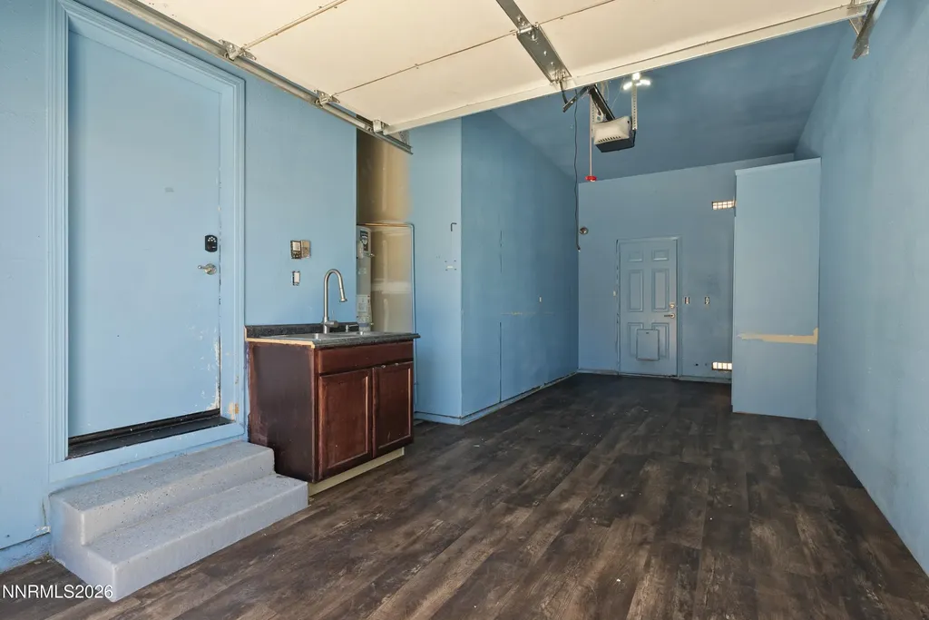 5437 Ebbetts Pass Sparks NV 89436