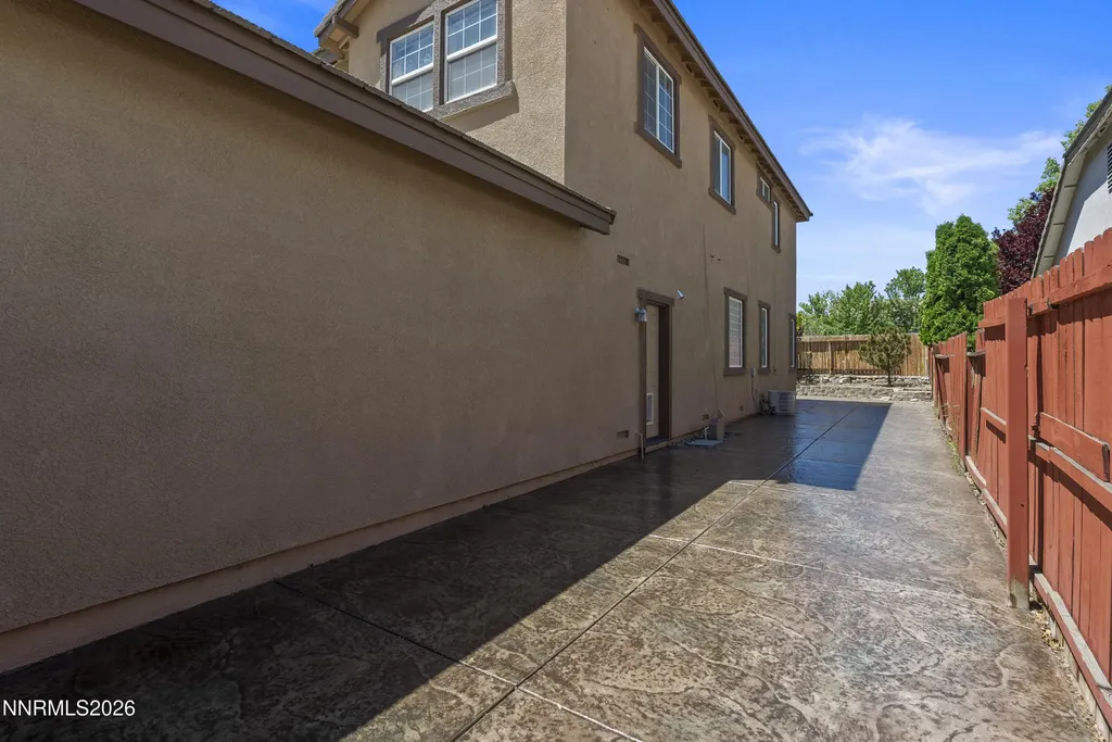 5437 Ebbetts Pass Sparks NV 89436