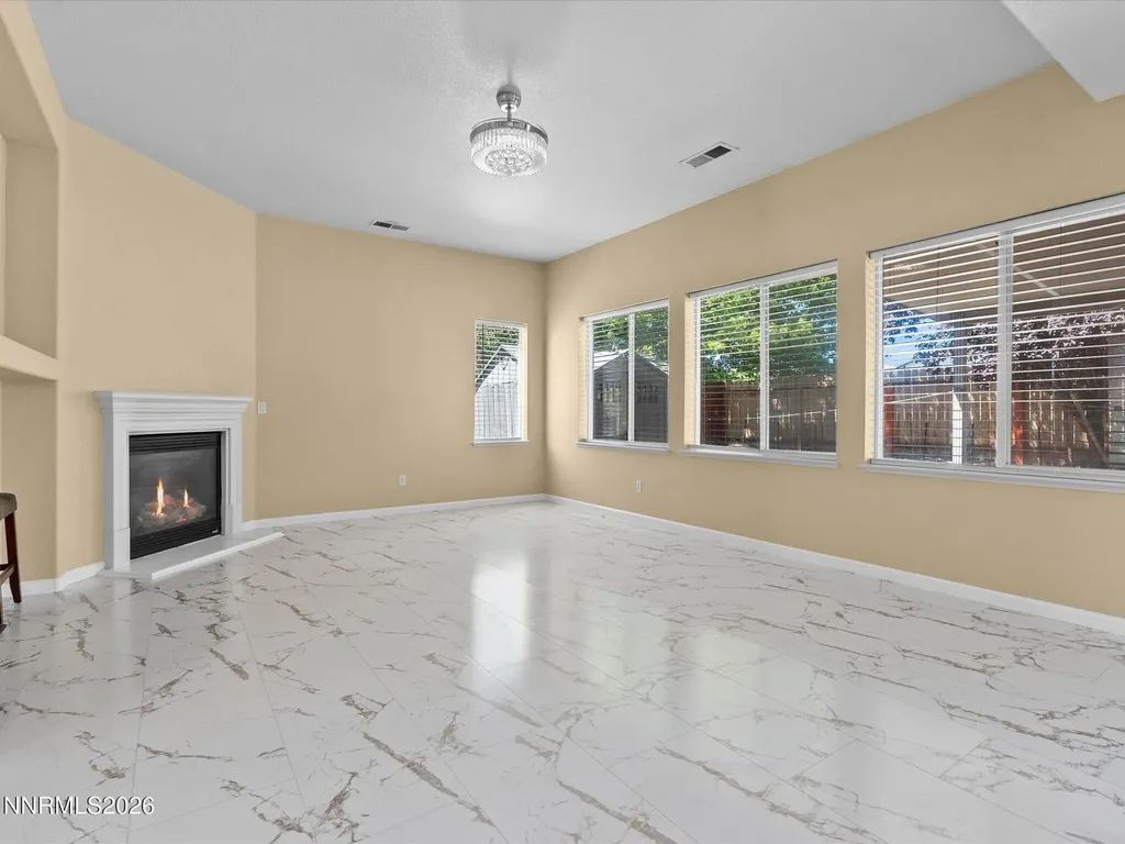 5437 Ebbetts Pass Sparks NV 89436