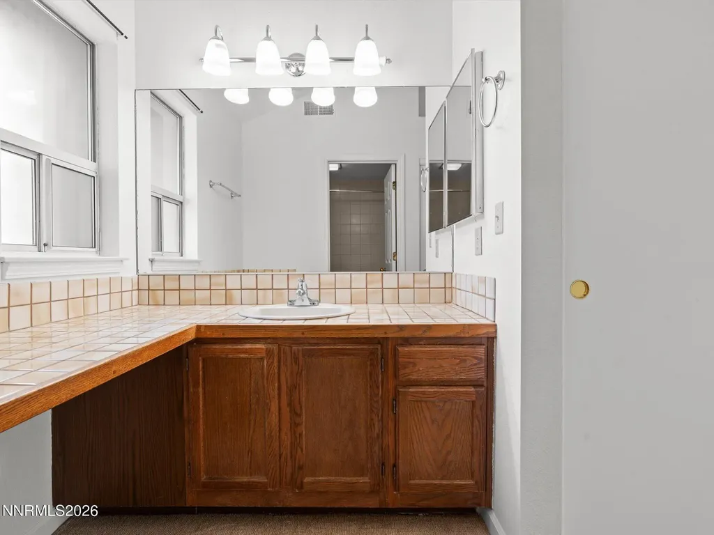 3170 Oakshire Reno NV 89509