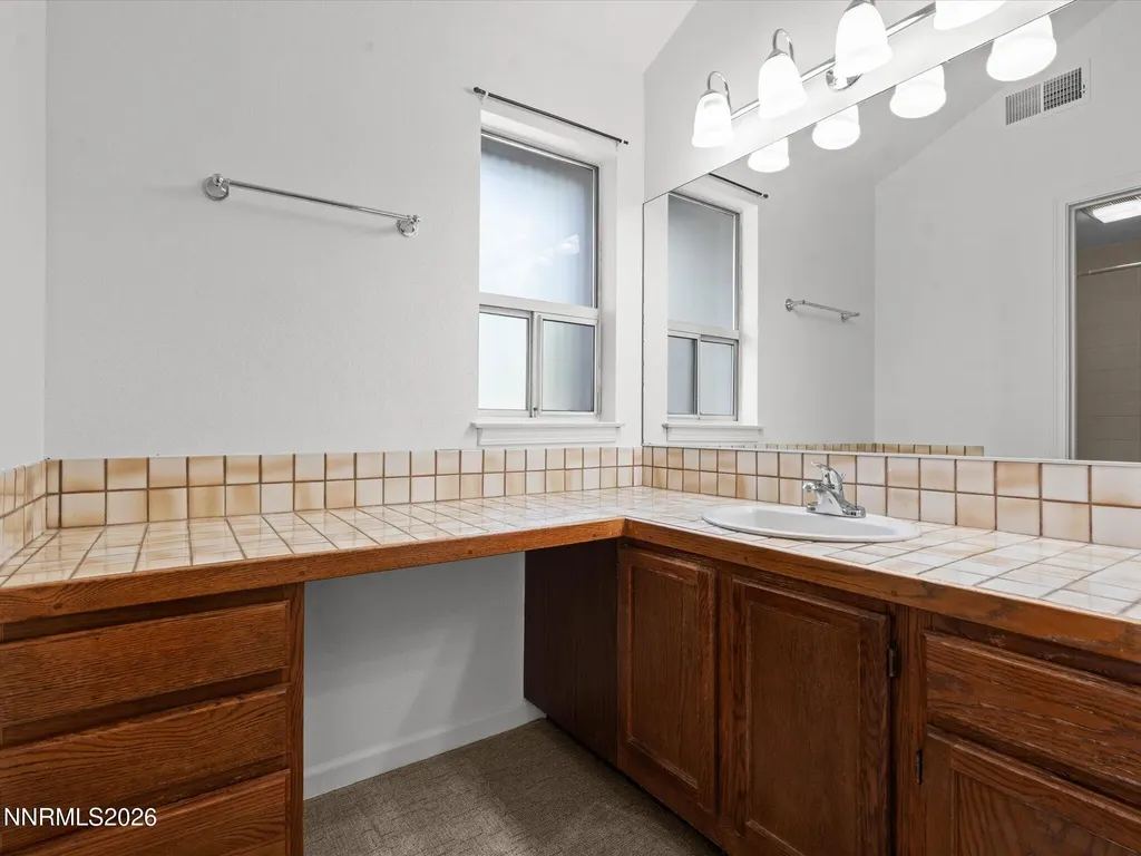 3170 Oakshire Reno NV 89509
