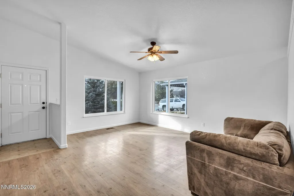 17725 Live Oak Reno NV 89508