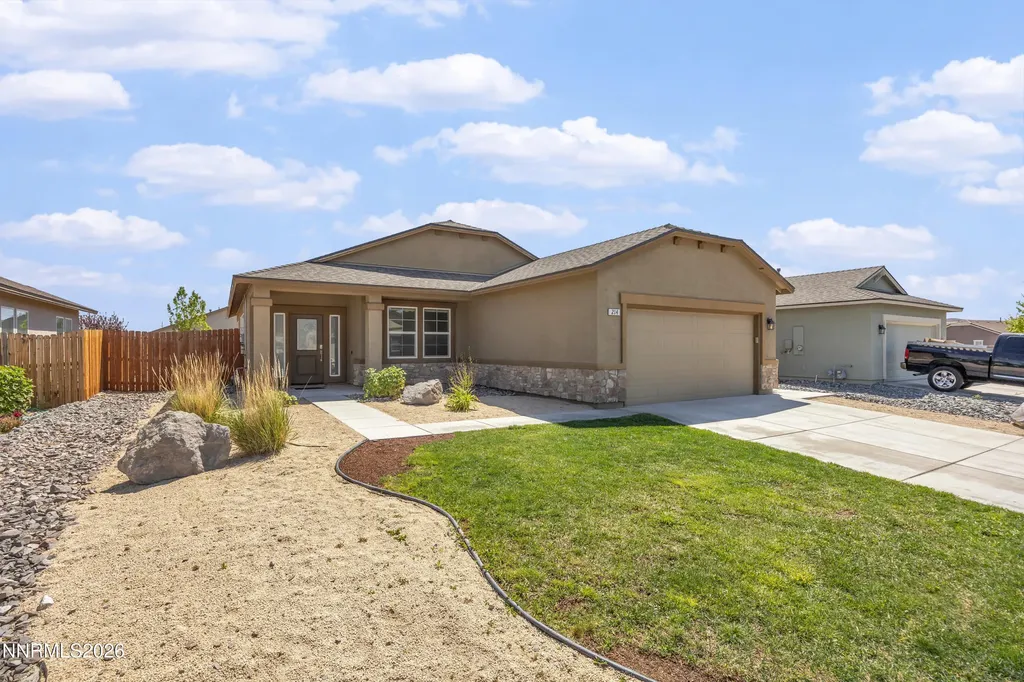 214 Red Oak Fernley NV 89408