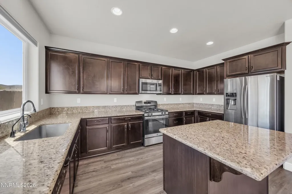 214 Red Oak Fernley NV 89408