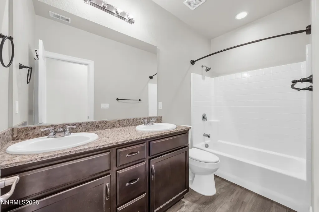 214 Red Oak Fernley NV 89408