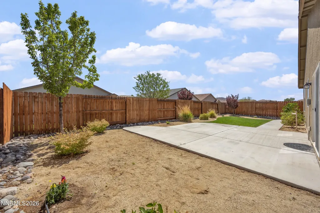 214 Red Oak Fernley NV 89408