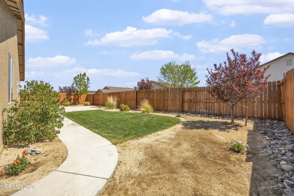 214 Red Oak Fernley NV 89408