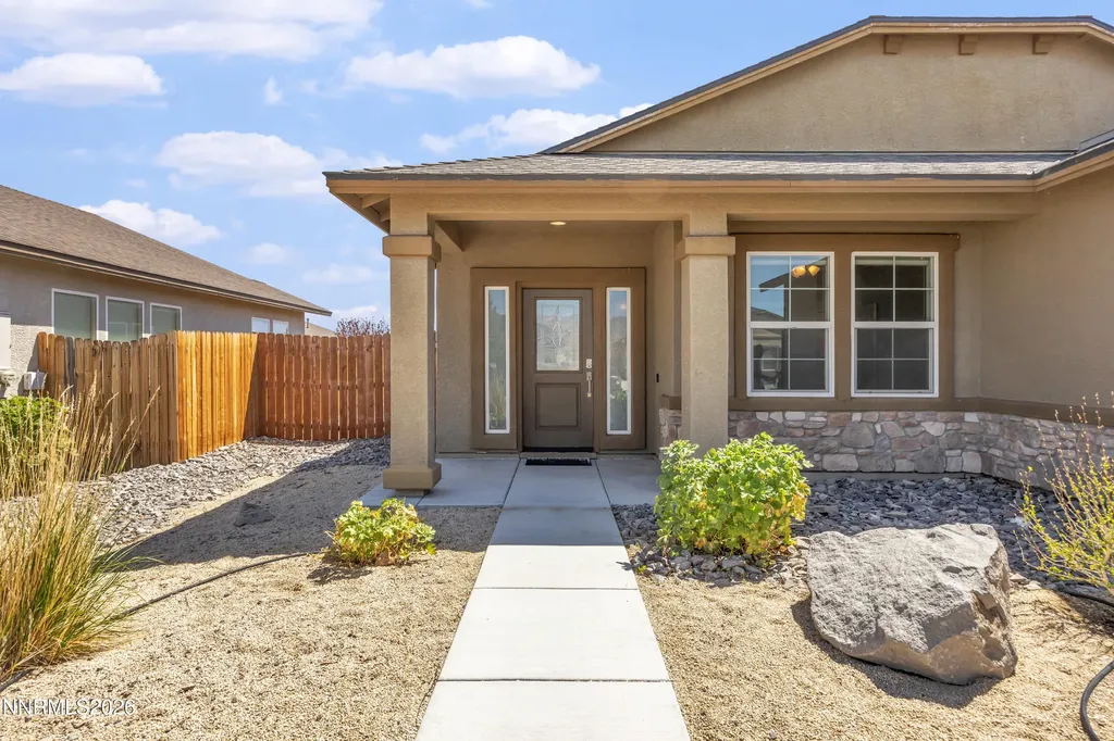 214 Red Oak Fernley NV 89408