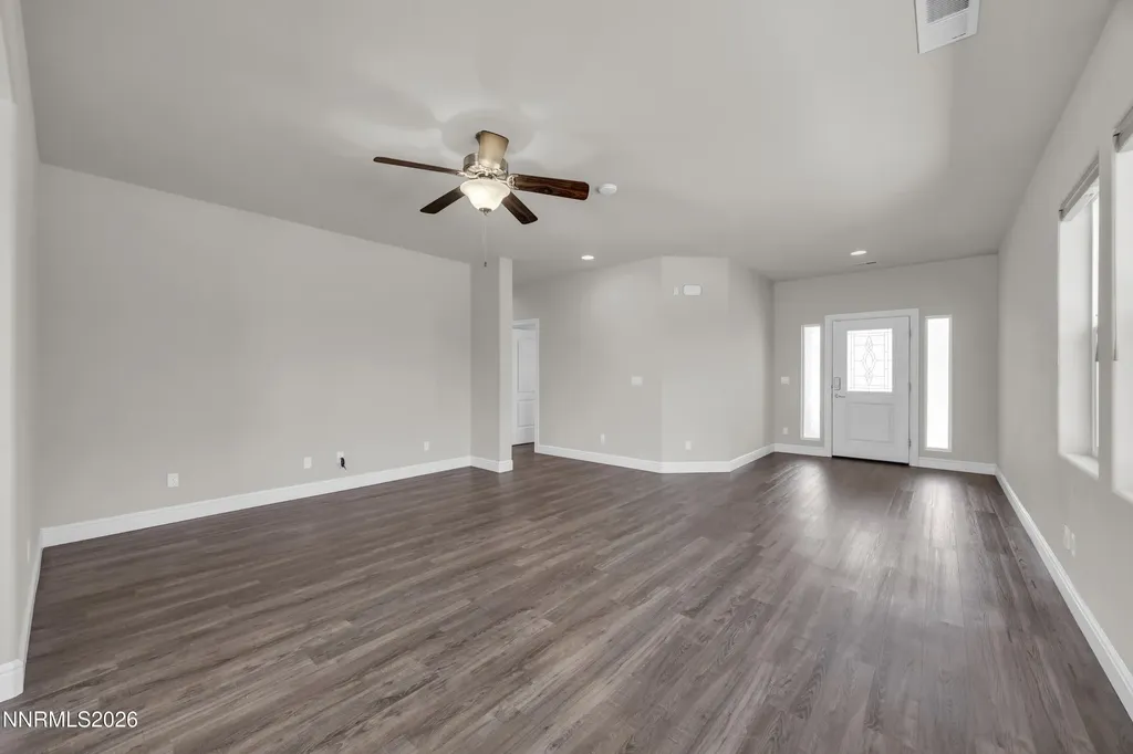 214 Red Oak Fernley NV 89408