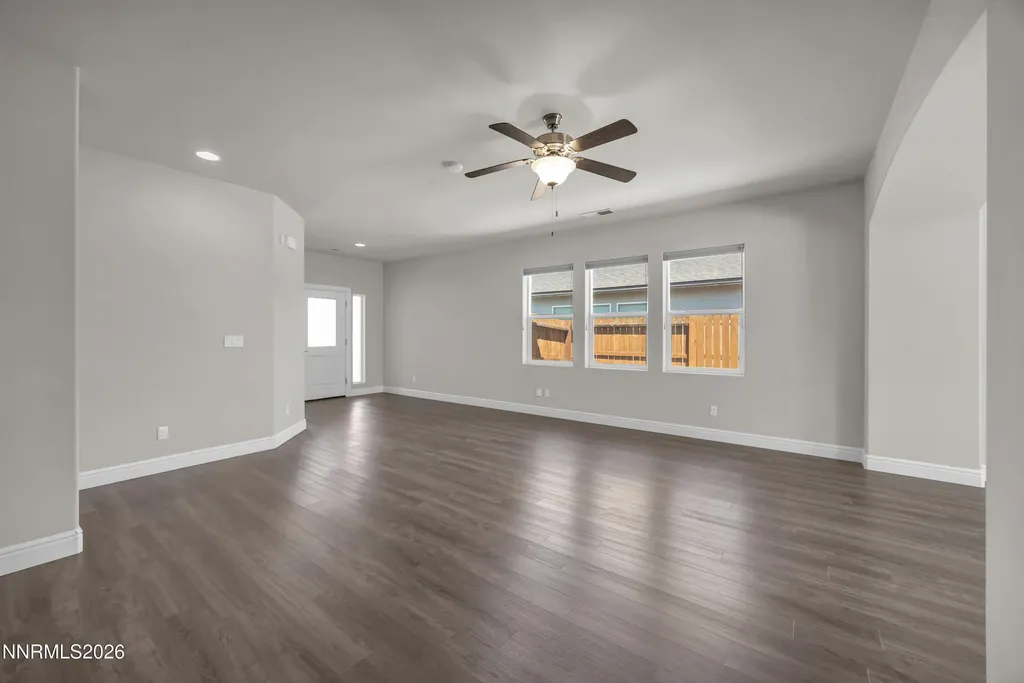 214 Red Oak Fernley NV 89408