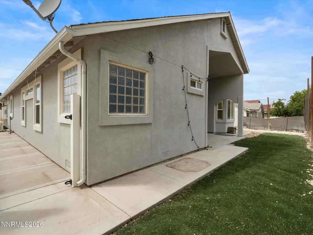 1122 Dixie Fernley NV 89408