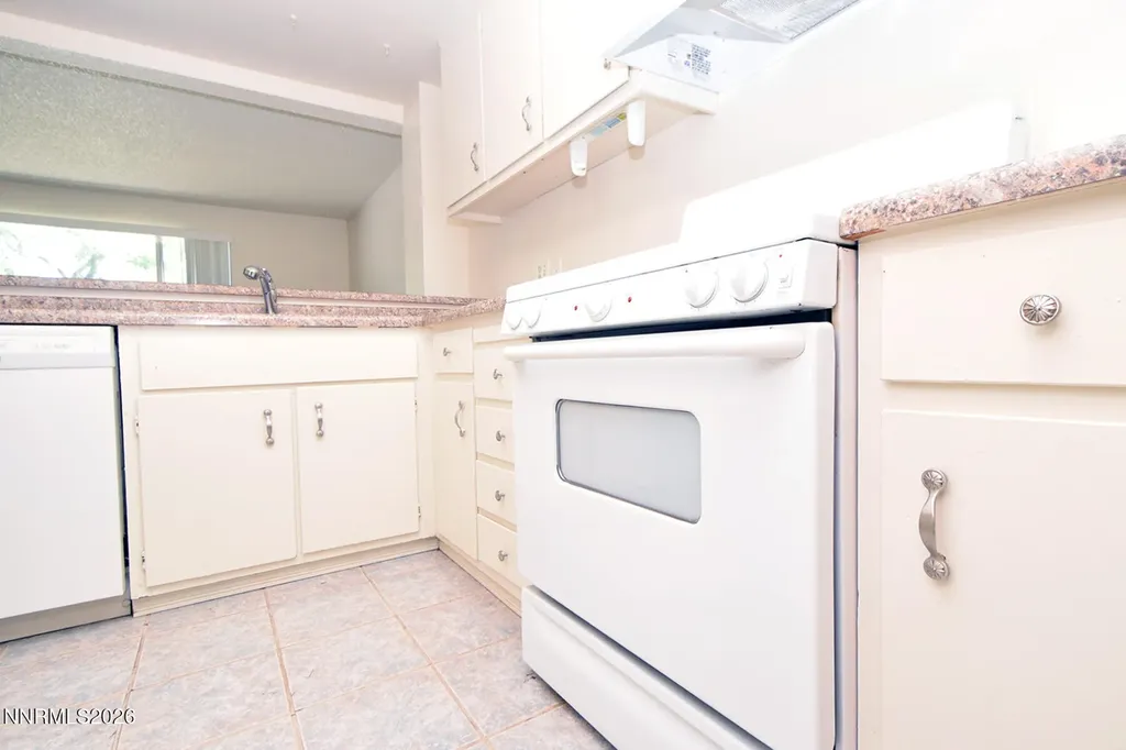 1507 Long Carson City NV 89706