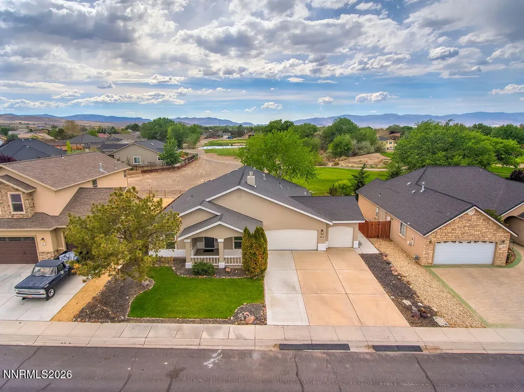 413 Dog Leg Fernley NV 89408