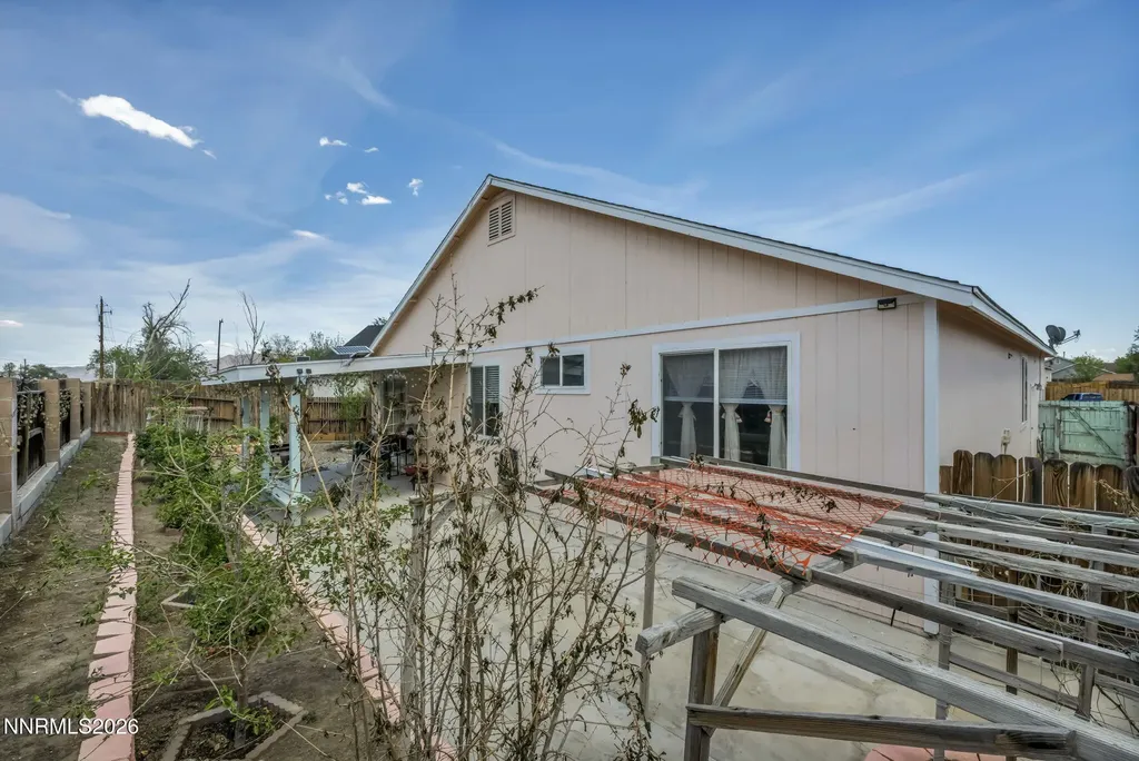 570 Sunrise Fernley NV 89408