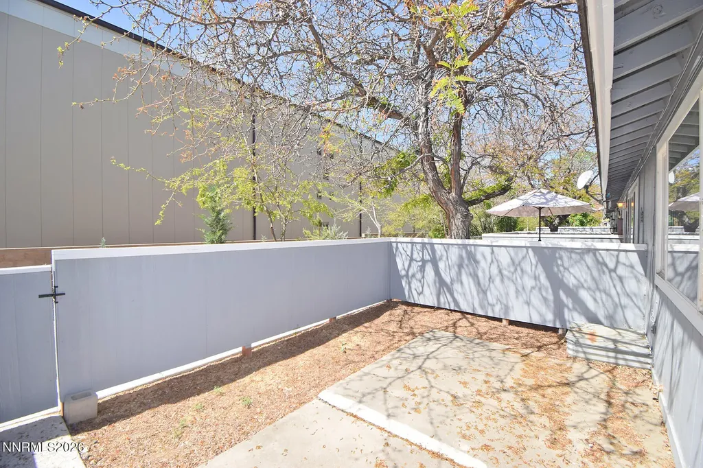 1533 Long Carson City NV 89706