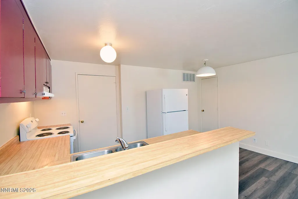 1533 Long Carson City NV 89706