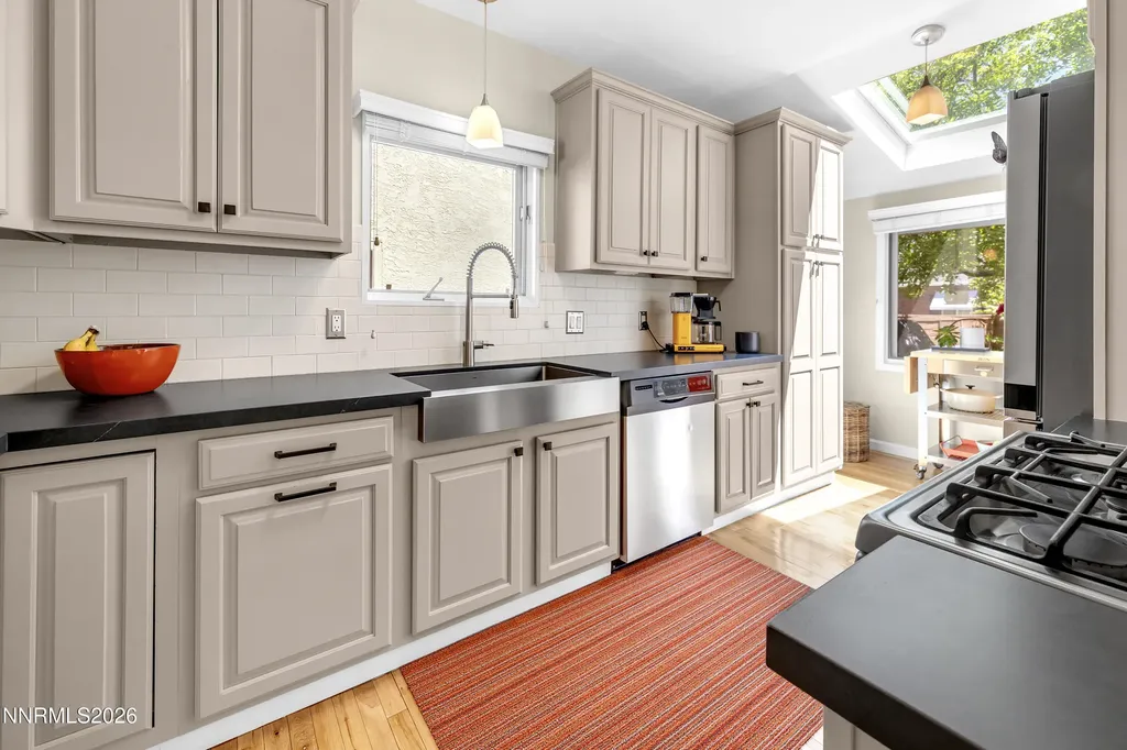 912 Nixon Reno NV 89509
