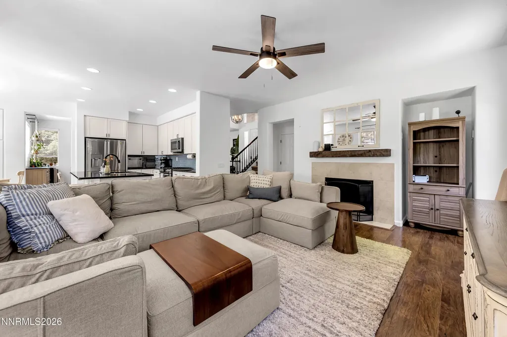 4456 Kings Peak Sparks NV 89436