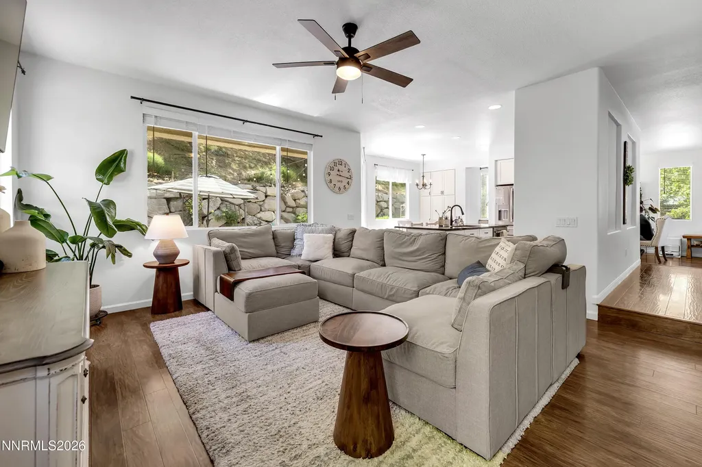 4456 Kings Peak Sparks NV 89436