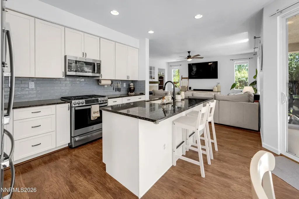 4456 Kings Peak Sparks NV 89436