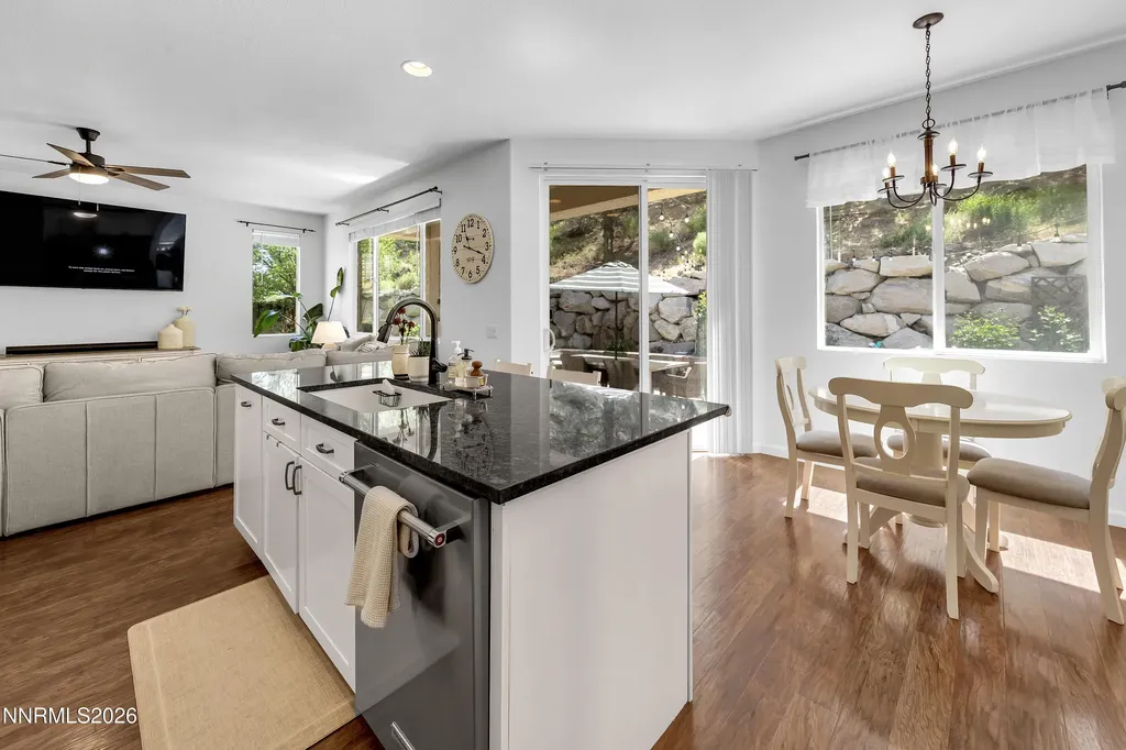 4456 Kings Peak Sparks NV 89436