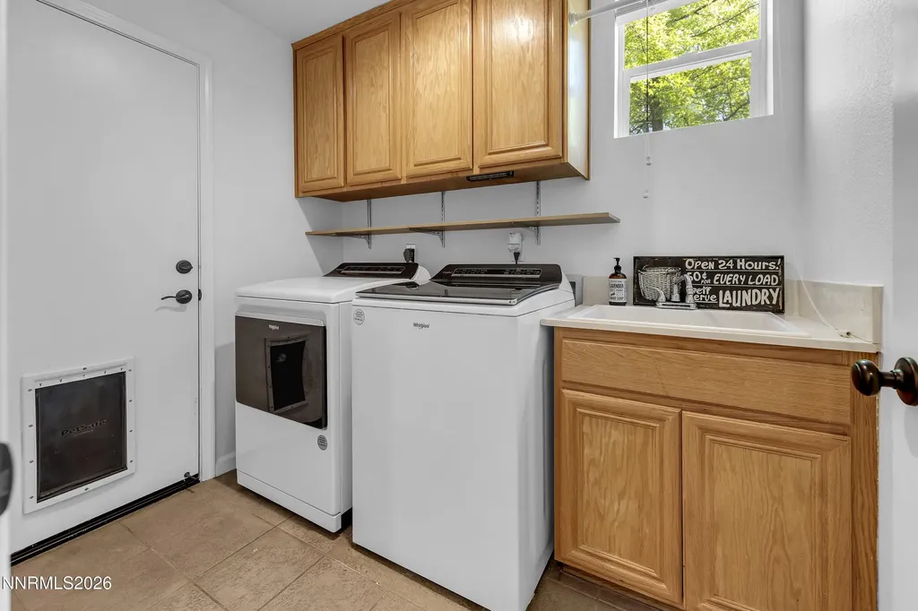 4456 Kings Peak Sparks NV 89436