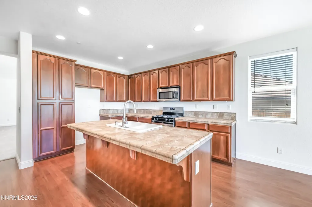 5433 Desertstone Sparks NV 89436